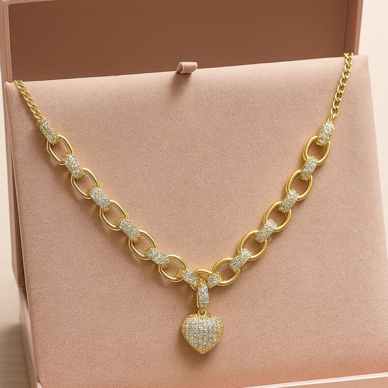 Corrente de Coração com Strass Premium