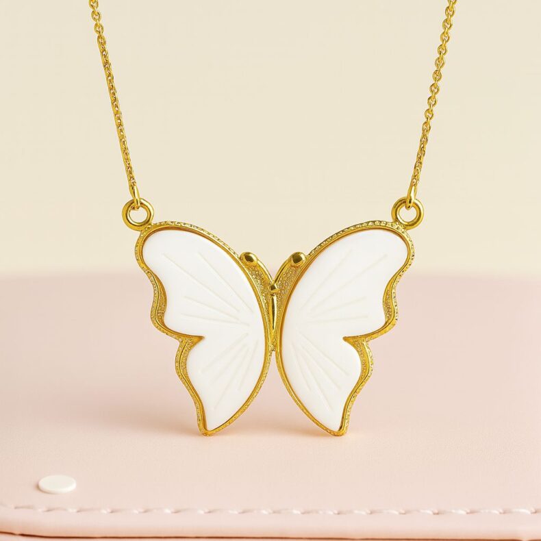 Colar Borboleta Madrepérola