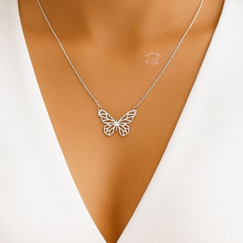 Colar Borboleta Vazada